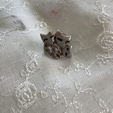 ピンブローチ　BP232805 三匹の猫