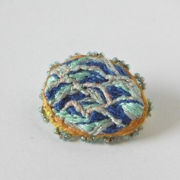 スコープ ブローチ 波 ※