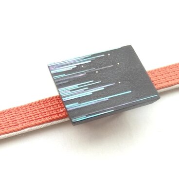 漆工芸　螺鈿帯留め　青貝ストライプ模様