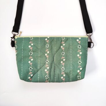 フランス製キルティング生地・容量たっぷりサコッシュ（vert：緑）