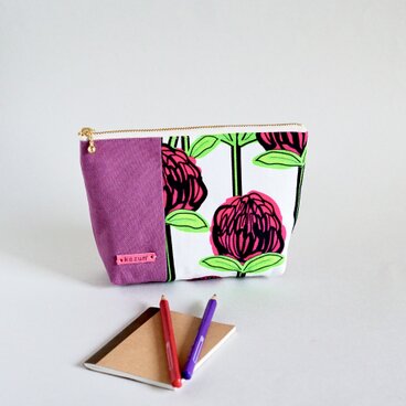 デザイナーズ生地！ センニチコウ（千日紅）のマチ付きポーチ18cm