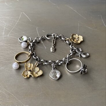 Vintage USA retro botanical jewelry charm bracelet