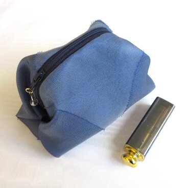 [送料無料] ふわふわポーチ：黄昏れ・紺色（ドイツ製）