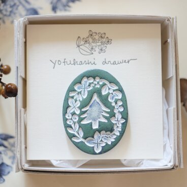 : : : 陶土の草花ブローチ : : : 1411