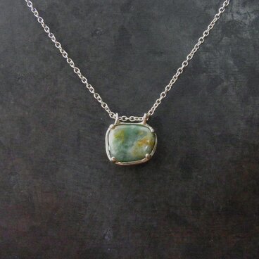 ひすいの石ころ　ネックレス / 翡翠、SV925