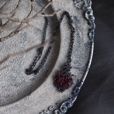 真夜中のザクロ ［ペンダント］