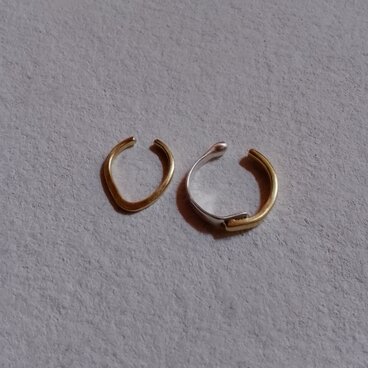 【一点限り】 2点セット○シルバー&真鍮コンビイヤーカフとシンプルな真鍮イヤーカフ