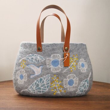 羊毛フェルトバッグ/花と鳥
