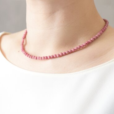 【 14kgf ネックレス 】大人 くすみピンク ストロベリー クリーム（ 天然石 シリシャスシスト ）