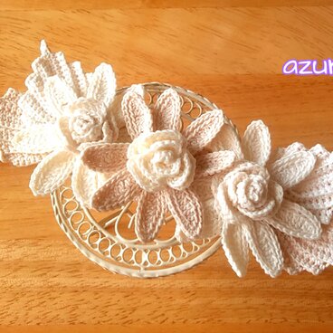 花のモチーフのバレッタ