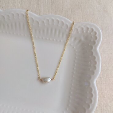 【 希少 】14kgf 照りのよいホワイトの淡水ケシパールネックレス