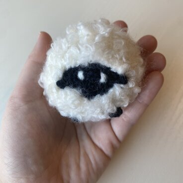 羊の編みぐるみ①（ホワイト）