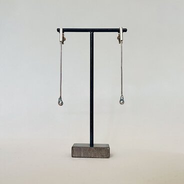 しずくパールイヤリング〈パイプ〉