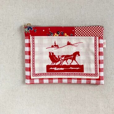 化粧ポーチ　小物入れ　冬の風景、馬車