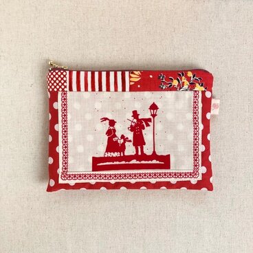 化粧ポーチ　小物入れ　冬の風景、バイオリン弾きと少年