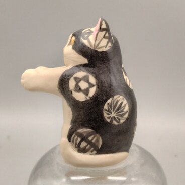 一輪ねこ　鞠模様