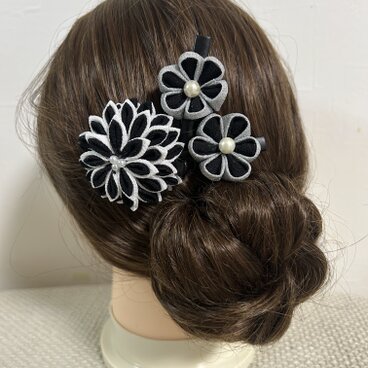 白黒ちりめんのつまみ細工髪飾りセット（Monochrome Tsumami Kanzashi Hair Ornaments）