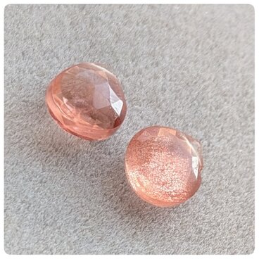 ∴天然石ビーズ∵  高品質オレゴンサンストーン　マロンブリオレットカット　2個