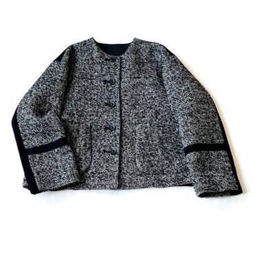 ループファンシー ワイドヘリングボーン ツイード＆プチブークレー・ノーカラーショートコート