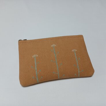 ぺんぺん草のポーチ