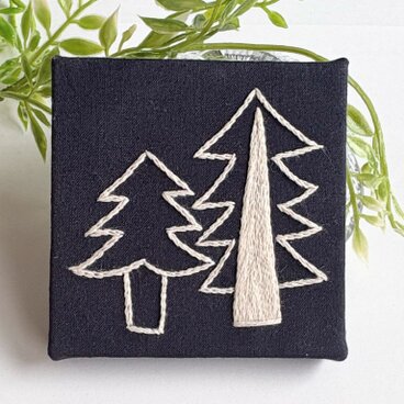 北欧風もみの木の刺繍パネル(hokuo）#429