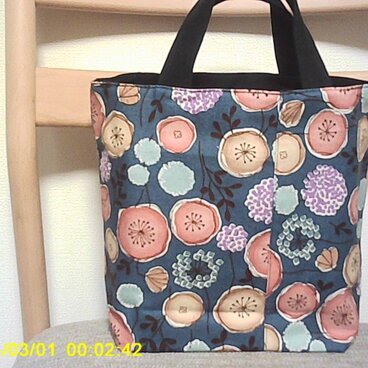 オックス北欧調まる花の布合わせトートバック