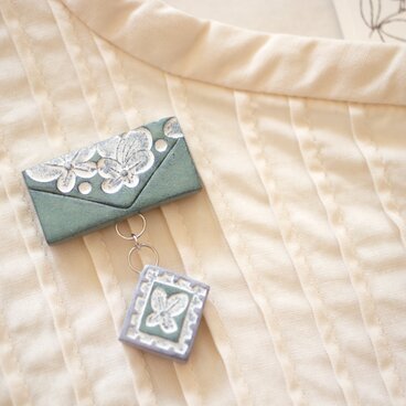 : : : 陶土の草花ブローチ : : : 1414