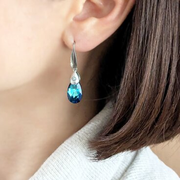 SUS316ピアス[Crystal shine/Silver]サージカルステンレス 雫 ペアシェイプ クリスタルガラス 金アレ