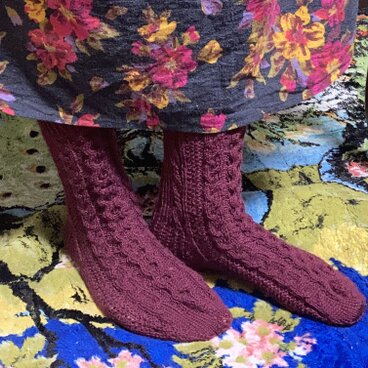 手編み　アラン模様　北欧風 ニット靴下　ボルドー　ウール100％　レディース 冬ギフト