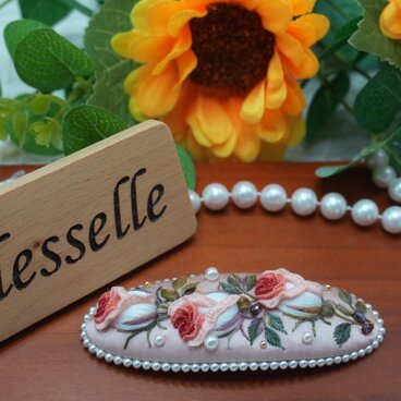 真絲ローズ刺繍ヘアクリップ（一点物）