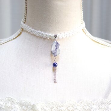 【受注製作】レジンアート　スライスアゲートとタティングレースとサテンリボンのチョーカー〈凍蝶〉