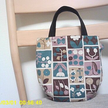 ＊綿麻・北欧の森ポタ二カルブロック柄・まる底・小さめくったり手提げ