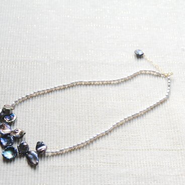 花びらケシパールのネックレス　ネイビー 14kgf