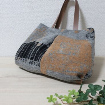 ふっくらイタリア製ウール混トートバッグ