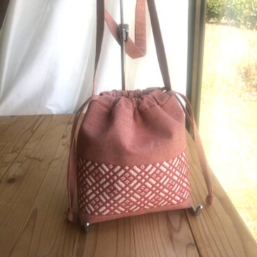 巾着型ショルダーバッグ