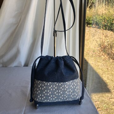 巾着型ショルダーバッグ