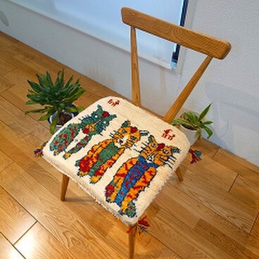 ペルシャ　ギャッベ　ミニマット　横41x37.5cm　厚み 2.50cm　3匹の猫　T8552G