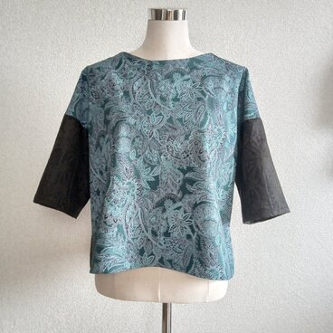 ペイズリー柄と異素材の切り替えデザインプルオーバー　02　レディース　ゆったりM