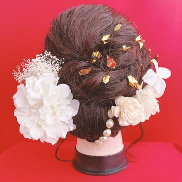 成人式髪飾り☆卒業式髪飾り☆ダリア☆ゴールド☆白無垢ヘア☆着物ヘア☆プリザーブドフラワー☆かすみ草☆アーティシャルフラワー