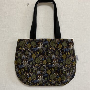 A 4対応　ラウンドトートバッグ　細畝コーディロイ　森の風景