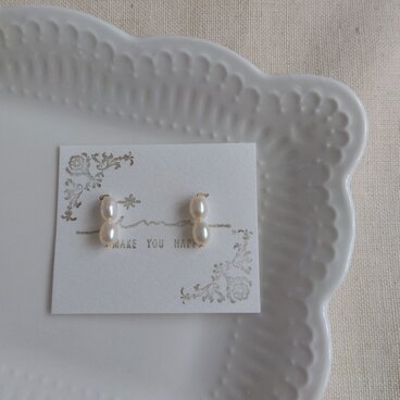 【人気】14kgf ２粒淡水ポテトパールの小さいピアス