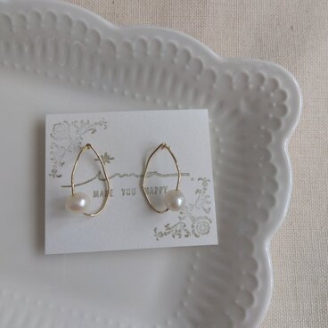 14kgf １粒淡水パールのオーバルゆがみピアス