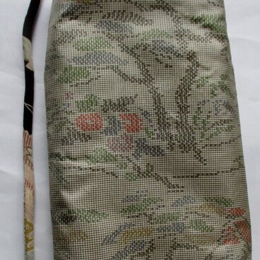 ８５６０　色大島紬の着物で作ったポーチ