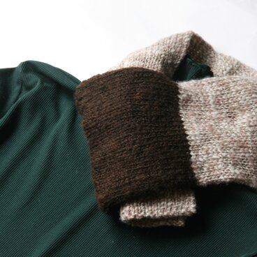 ふっくら極暖！ホームスパン手紡ぎニットマフラー【苺ココア】