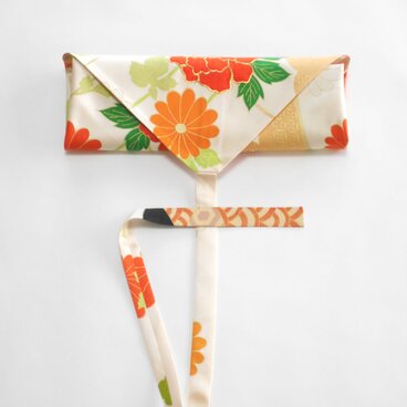 弽づつみ 振袖 白地柄