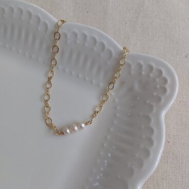 14kgf ３粒淡水パールの∞チェーンブレスレット