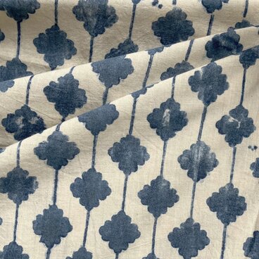 インド ブロックプリント生地 [50cm単位切売] アジュラック ラティス インディゴ アイボリー地 SA IF0421