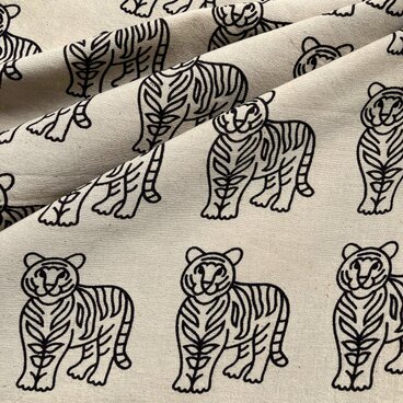 インド ブロックプリント生地 [50cm単位切売]アジュラック ベジタブルダイ タイガー アイボリー地 虎 IF0418