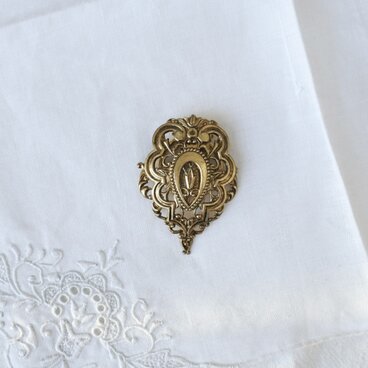 ブルガリア 古い真鍮のスカーフリング/クリップ