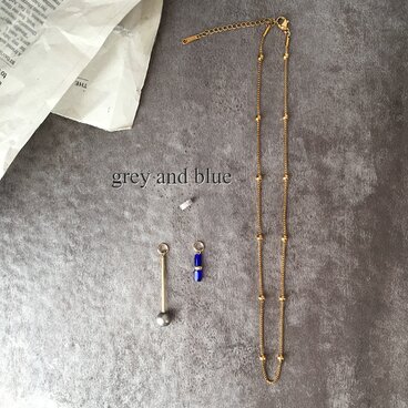 付け替えできる コンビネーションメタル チャーム ネックレス / グレー ＆ ブルー